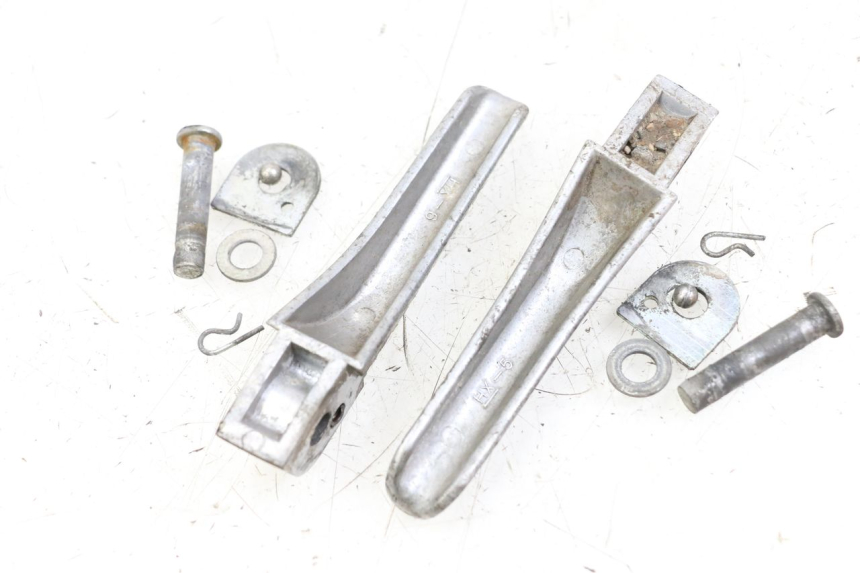 photo de PAIR REAR FOOTRESTS PIAGGIO TYPHOON 50 (2000 - 2009) - Component detail