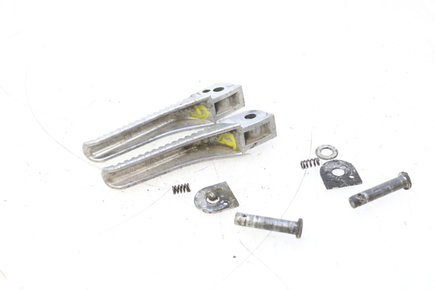 photo de PAIR REAR FOOTRESTS PIAGGIO TYPHOON 50 (2000 - 2009) - Technical close-up