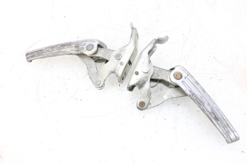 photo de PAIR REAR FOOTRESTS PIAGGIO VESPA GTS SUPER IE 125 (2009 - 2016) - Main view