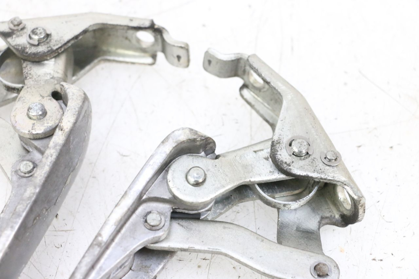 photo de PAIR REAR FOOTRESTS PIAGGIO VESPA GTS SUPER IE 125 (2009 - 2016) - Additional view of the item