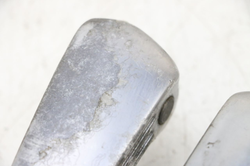 photo de PAIR REAR FOOTRESTS PIAGGIO VESPA GTS SUPER IE 125 (2009 - 2016) - Checked used part