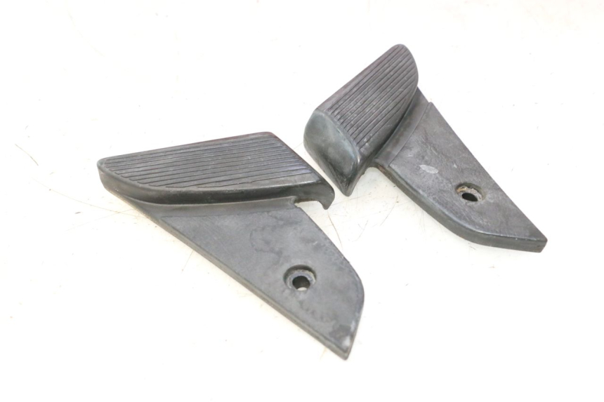 photo de PAIR OF REAR FOOTRESTS PIAGGIO VESPA S 2T 50 (2007 - 2014) - Zoom on usage condition