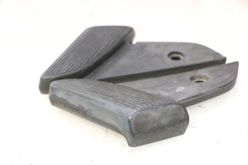 photo de PAIR OF REAR FOOTRESTS PIAGGIO VESPA S 2T 50 (2007 - 2014) - Product overview