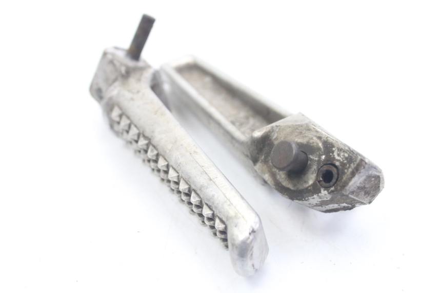 photo de PAIR OF REAR FOOTRESTS HONDA VFR FI RC46 800 (1998 - 2001) - Zoom on usage condition