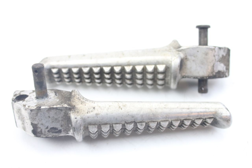 photo de PAIR OF REAR FOOTRESTS HONDA VFR FI RC46 800 (1998 - 2001) - Alternative perspective