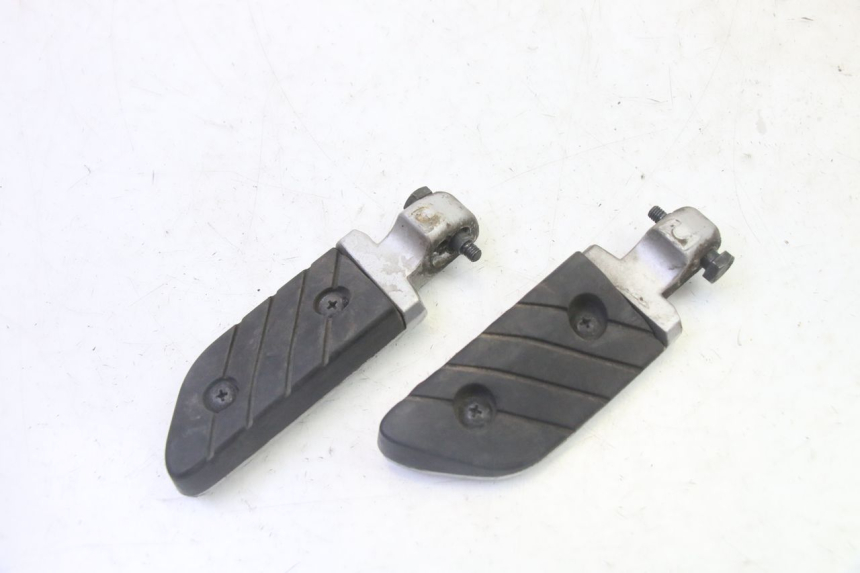 photo de PAIR OF REAR FOOTRESTS YAMAHA X-CITY XCITY 125 (2007 - 2013) - Component detail