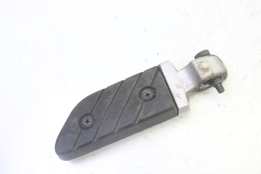 photo de PAIR OF REAR FOOTRESTS YAMAHA X-CITY XCITY 125 (2007 - 2013) - Zoom on usage condition