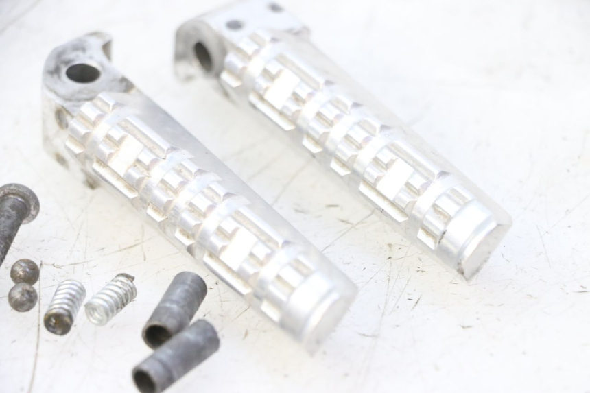 photo de PAIR OF REAR FOOTRESTS YAMAHA X-MAX XMAX 125 (2010 - 2013) - Product overview