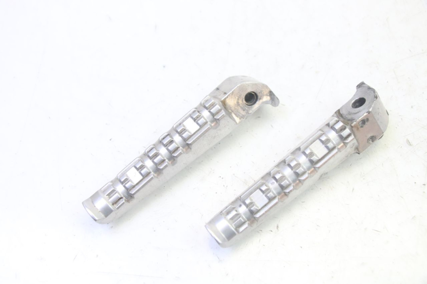 photo de PAIR OF REAR FOOTRESTS YAMAHA X-MAX XMAX 125 (2010 - 2013) - Component detail