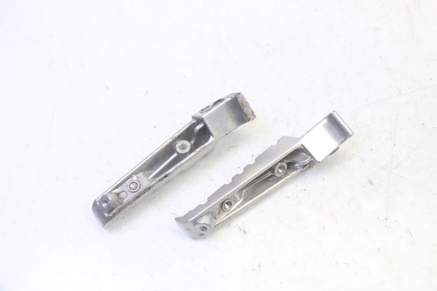 photo de PAIR OF REAR FOOTRESTS YAMAHA X-MAX XMAX 125 (2010 - 2013) - Alternative perspective