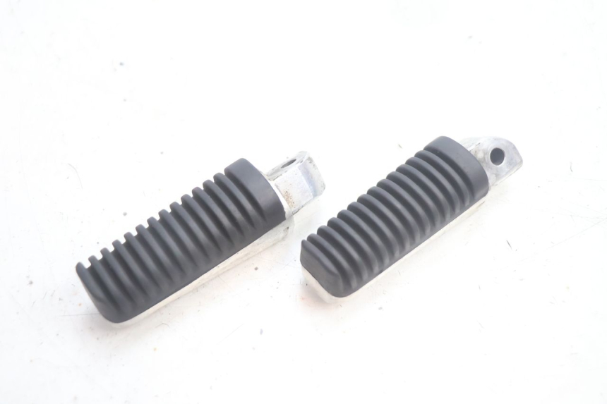 photo de PAIR OF REAR FOOTRESTS YAMAHA XMAX X-MAX 125 (2006 - 2009) - Product overview