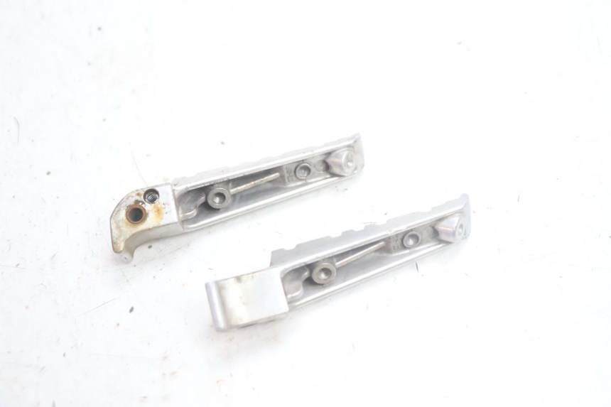 photo de PAIR OF REAR FOOTRESTS YAMAHA X-MAX XMAX 125 (2010 - 2013) - Alternative perspective