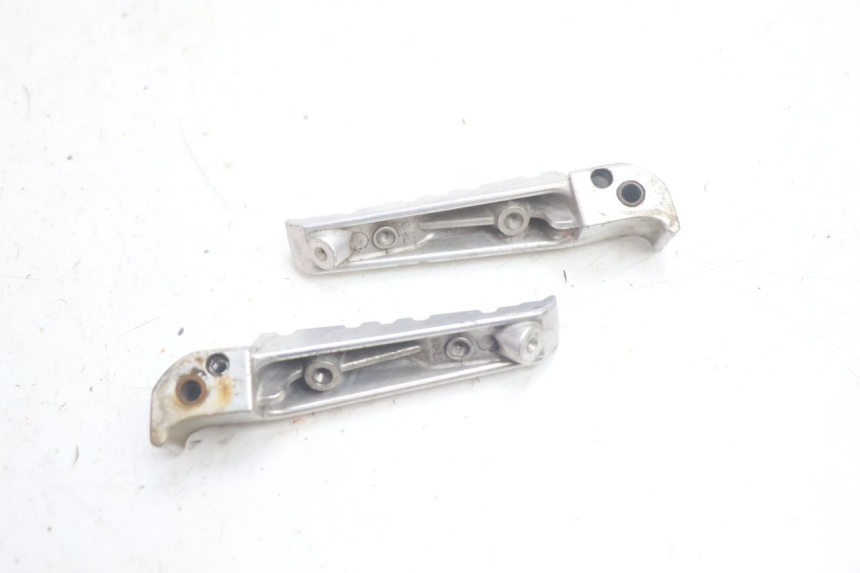 photo de PAIR OF REAR FOOTRESTS YAMAHA X-MAX XMAX 125 (2010 - 2013) - Technical close-up