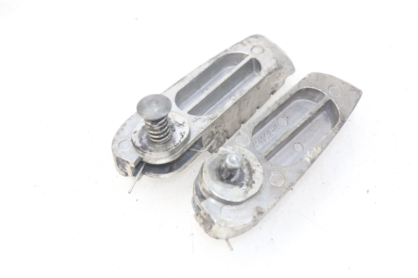 photo de PAIR OF REAR FOOTRESTS TGB X-MOTION XMOTION 125 (2008 - 2014) - Zoom on usage condition