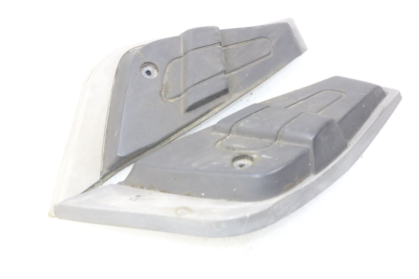 photo de PAIR OF REAR FOOTRESTS PIAGGIO X9 EVOLUTION 500 (2003 - 2005) - Technical close-up