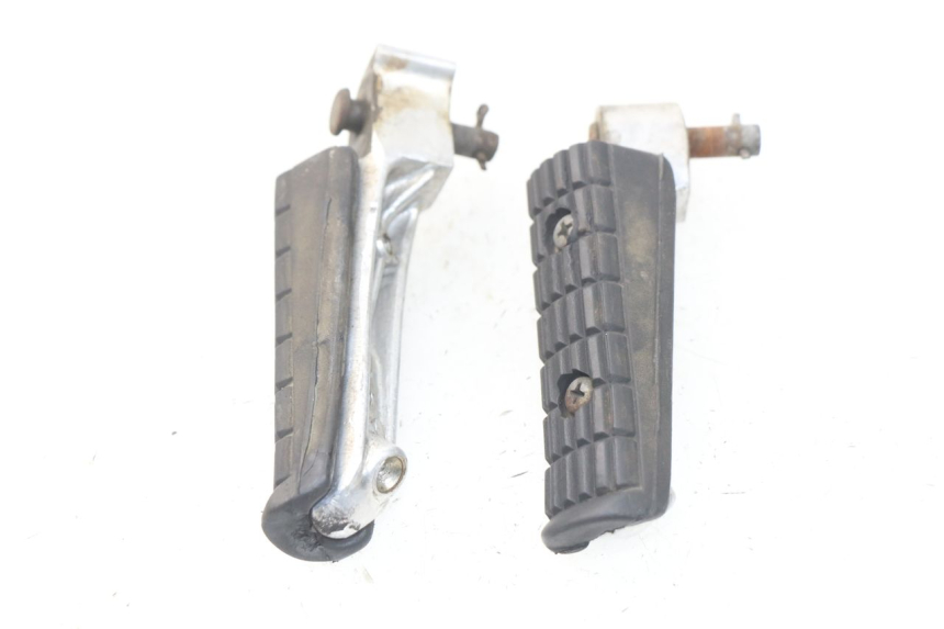 photo de PAIR REAR FOOTRESTS YAMAHA XJ600 XJ DIVERSION 600 (1992 - 1997) - Alternative perspective