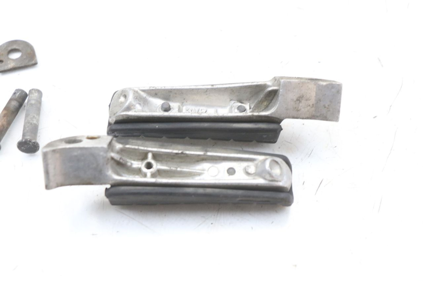 photo de PAIR REAR FOOTRESTS YAMAHA XJ600 XJ DIVERSION 600 (1992 - 1997) - Alternative perspective