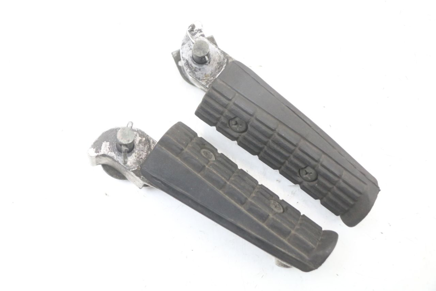 photo de PAIR REAR FOOTRESTS YAMAHA XJS DIVERSION 600 (1997 - 1999) - Component detail