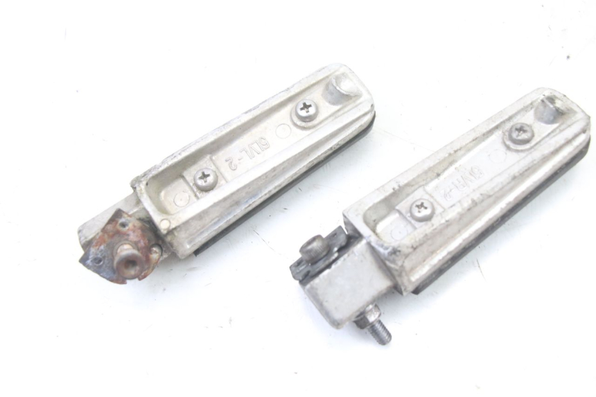 photo de PAIR REAR FOOTRESTS YAMAHA FZ6 FAZER S2 600 (2007 - 2011) - Surface and material condition