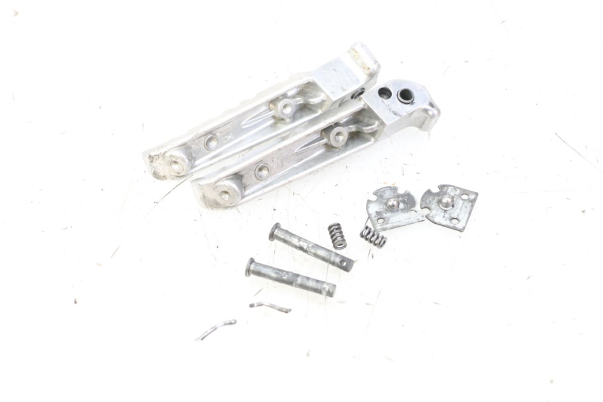 photo de PAIR REAR FOOTRESTS YAMAHA YP T-MAX TMAX 530 (2017 - 2020) - Zoom on usage condition