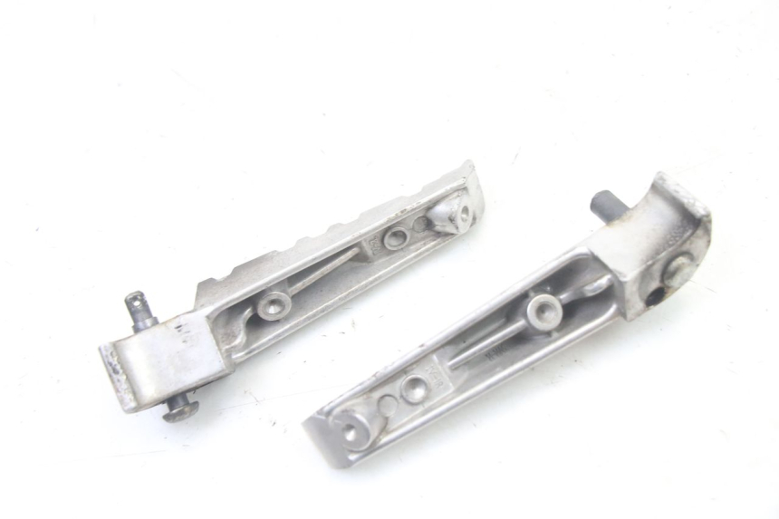 photo de PAIR REAR FOOTRESTS YAMAHA YP X-MAX XMAX 400 (2014 - 2017) - Alternative perspective