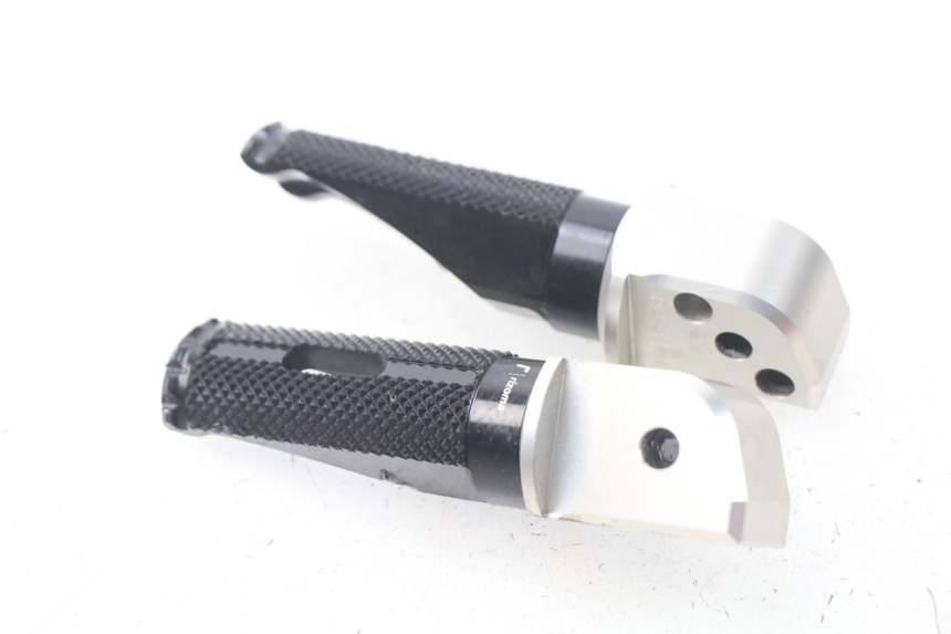 photo de PAIR REAR FOOTRESTS KAWASAKI Z Z900 900 (2017 - 2019) - Technical close-up