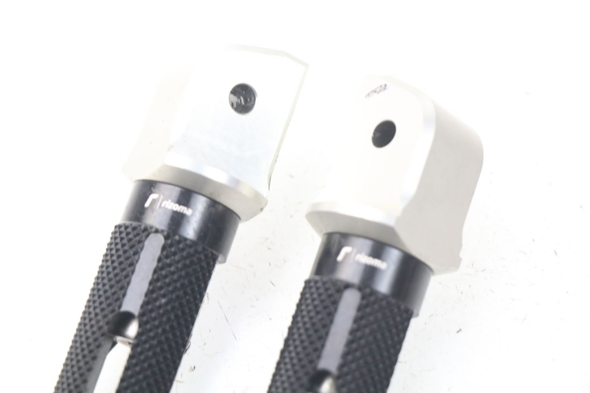 photo de PAIR REAR FOOTRESTS KAWASAKI Z Z900 900 (2017 - 2019) - Fixing points details