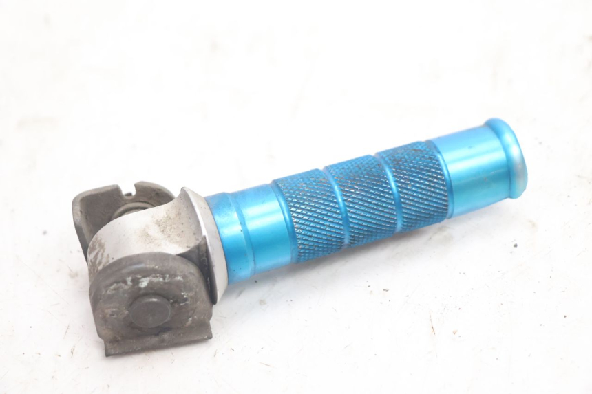 photo de PAIR OF REAR FOOTRESTS KAWASAKI ZX-6R ZX6R 600 (1995 - 1997) - Zoom on usage condition