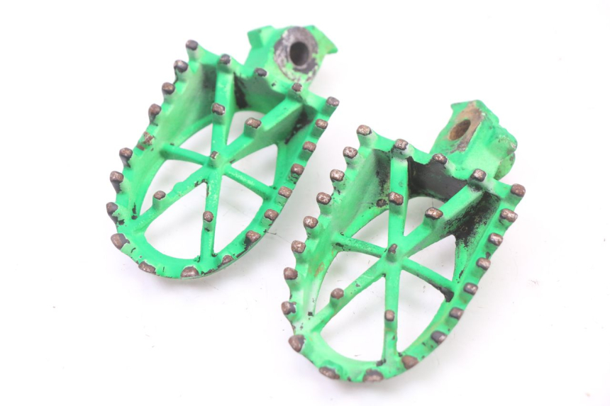 photo de PAIR FRONT FOOTREST ORION AGB37 CRF1 DIRT BIKE 140 - Product overview