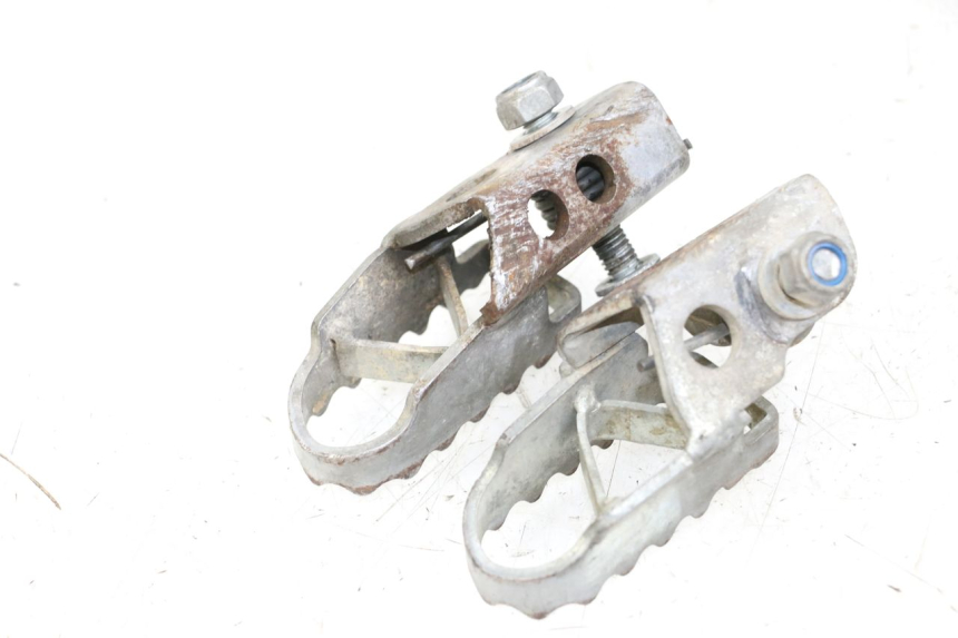 photo de PAIR FRONT FOOTREST SHERCO CITY CORP 125 (2003 - 2007) - Zoom on usage condition