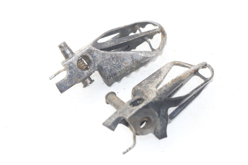 photo de PAIR FRONT FOOTREST HONDA CRF CR-F 450 (2005 - 2008) - Alternative perspective