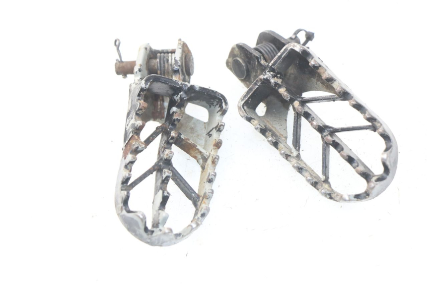 photo de PAIR OF FRONT FOOTRESTS LONCIN DIRT BIKE 125 - Main view