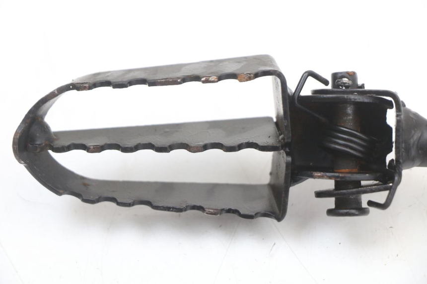 photo de PAIR OF FRONT FOOTRESTS CCR DIRT BIKE 125 - Zoom on usage condition