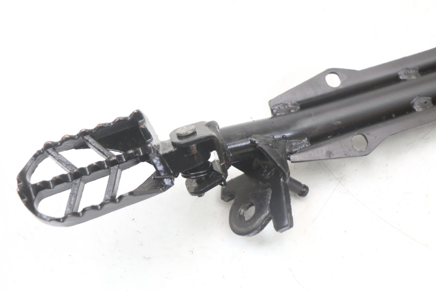 photo de PAIR FRONT FOOTREST RSR DIRT BIKE 150 - Surface and material condition