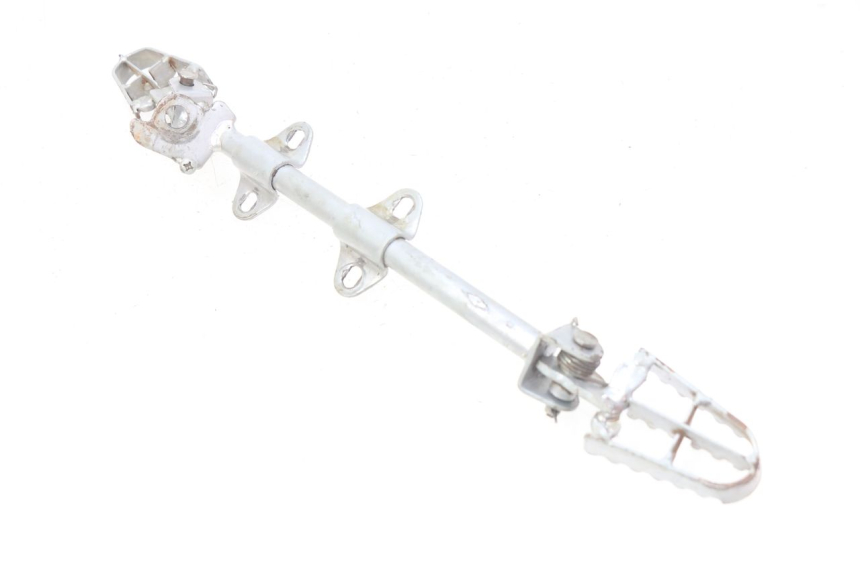 photo de PAIR OF FRONT FOOTRESTS CCR DIRT BIKE 110 - Technical close-up