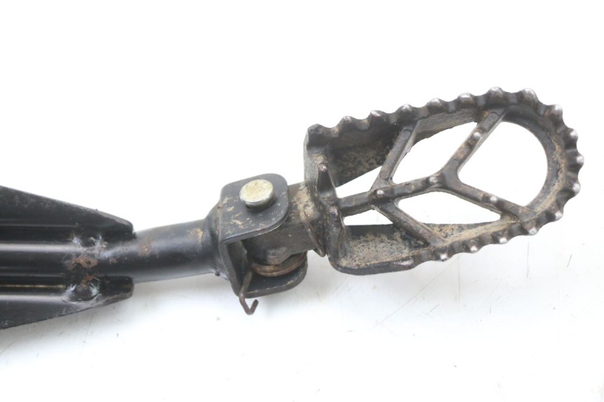 photo de PAIR OF FRONT FOOTRESTS KSR RACING DRIFT 140 - Alternative perspective