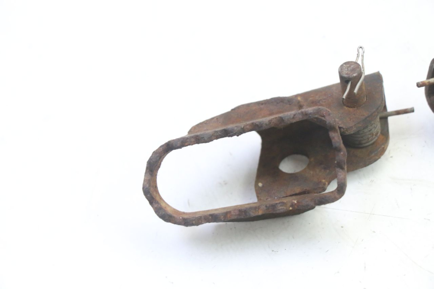 photo de PAIR FRONT FOOTREST APRILIA ETX 125 (1998 - 2002) - Component detail