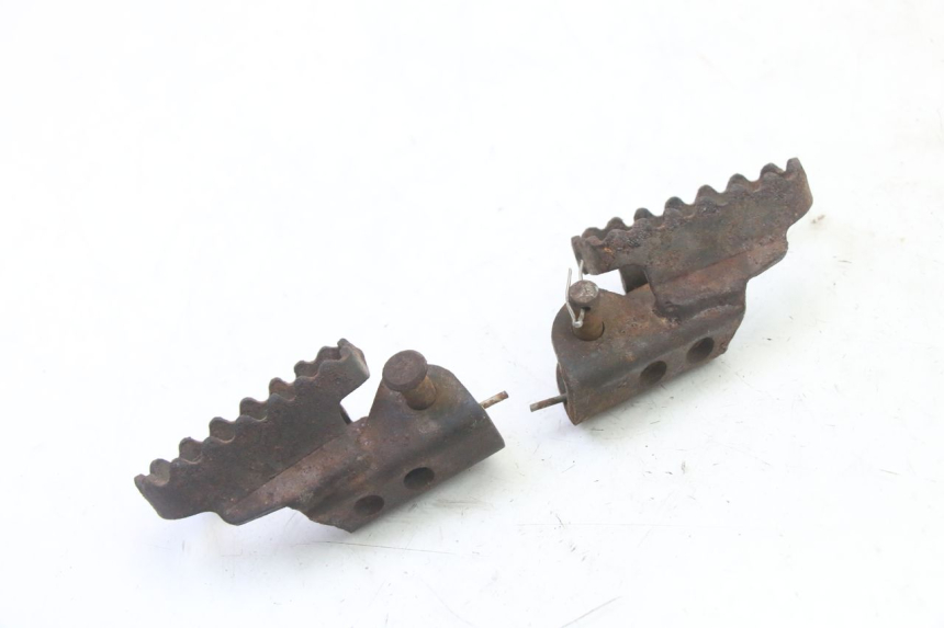 photo de PAIR FRONT FOOTREST APRILIA ETX 125 (1998 - 2002) - Technical close-up