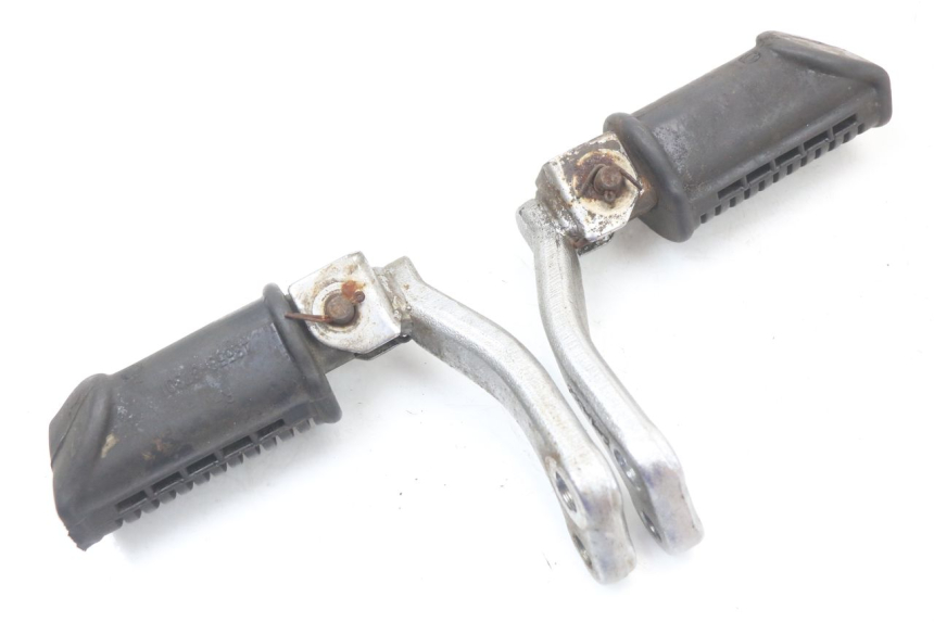 photo de PAIR FRONT FOOTREST SUZUKI GN 125 (1997 - 2000) - Product overview