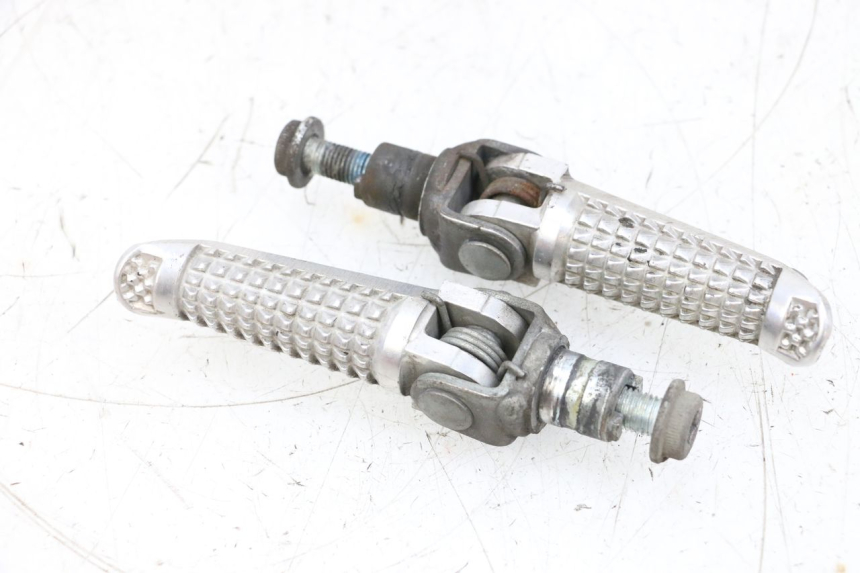 photo de PAIR FRONT FOOTREST SUZUKI GSXR GSX-R 1000 (2003 - 2004) - Main view