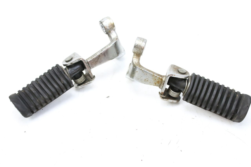 photo de PAIR OF FRONT FOOTRESTS SYM HUSKY 125 (1999 - 2005) - Main view