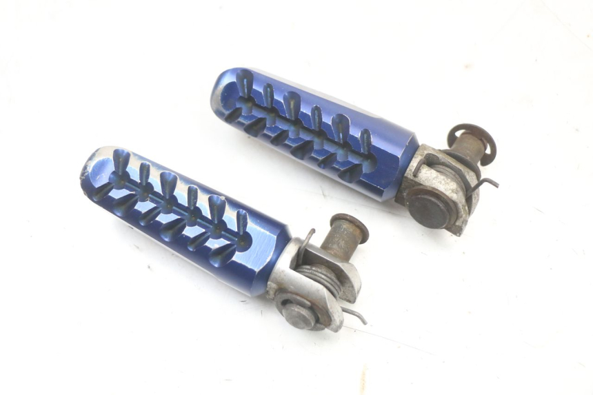 photo de PAIR FRONT FOOTREST KAWASAKI ZR7 ZR-7 S 750 (1999 - 2004) - Main view