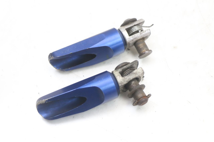 photo de PAIR FRONT FOOTREST KAWASAKI ZR7 ZR-7 S 750 (1999 - 2004) - Technical close-up
