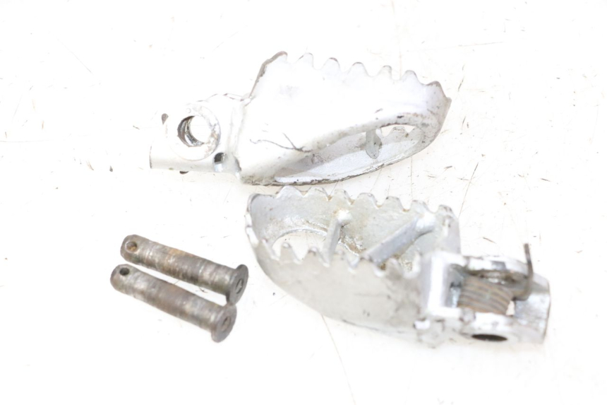 photo de PAIR FRONT FOOTREST KAWASAKI KX 65 (2000 - 2019) - Component detail