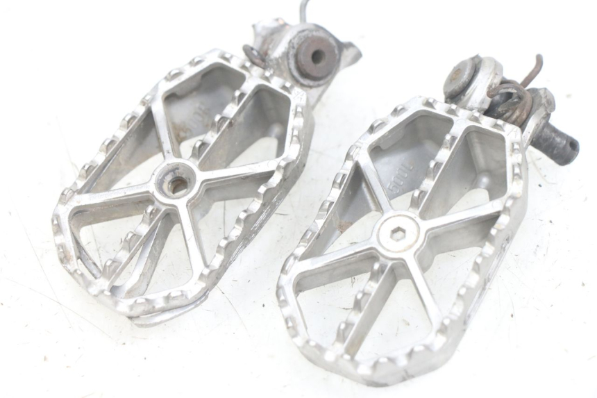 photo de PAIR OF FRONT FOOTRESTS KAWASAKI KXF KX-F 250 (2012 - 2014) - Main view