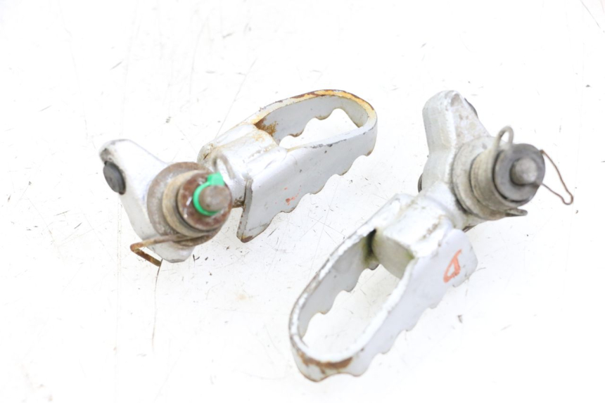 photo de PAIR FRONT FOOTREST KYMCO STRYKER OFF ROAD 125 (1999 - 2005) - Component detail
