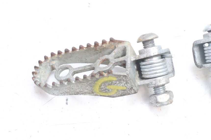 photo de PAIR FRONT FOOTREST RIEJU MRT PRO SUPERMOTARD 50 (2007 - 2018) - Component detail