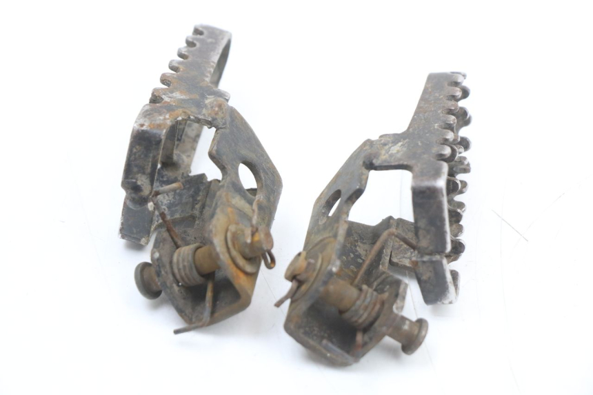 photo de PAIR FRONT FOOTREST YCF PIT BIKE 125 (2010 - 2018) - Zoom on usage condition