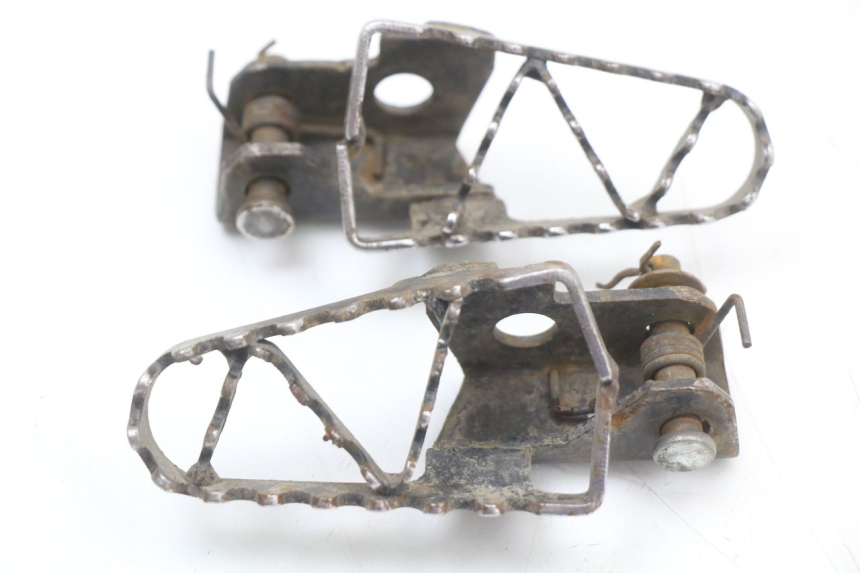 photo de PAIR FRONT FOOTREST YCF PIT BIKE 125 (2010 - 2018) - Alternative perspective