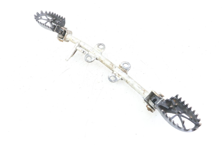 photo de PAIR OF FRONT FOOTRESTS APOLLO RFZ 125 - Technical close-up